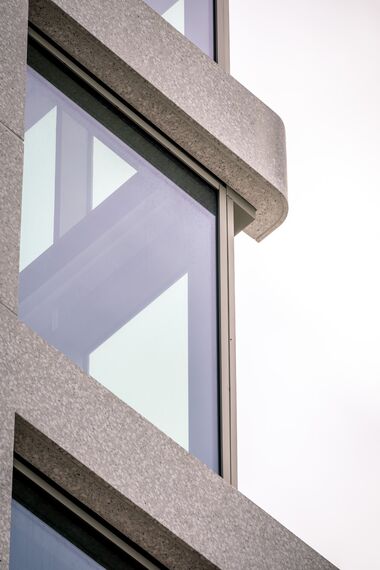 ConceptWall 60 Perete cortina și MasterLine 8 Ferestre - Antwerp Tower situat în Antwerp, België