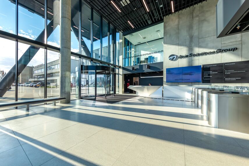 MasterLine 8 HI Fereste și CW 50-HI Perete cortina - Office building Avia Solutions Group Headquarters situat în Vilnius, Lituania