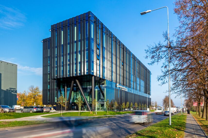 MasterLine 8 HI Fereste și CW 50-HI Perete cortina - Office building Avia Solutions Group Headquarters situat în Vilnius, Lituania