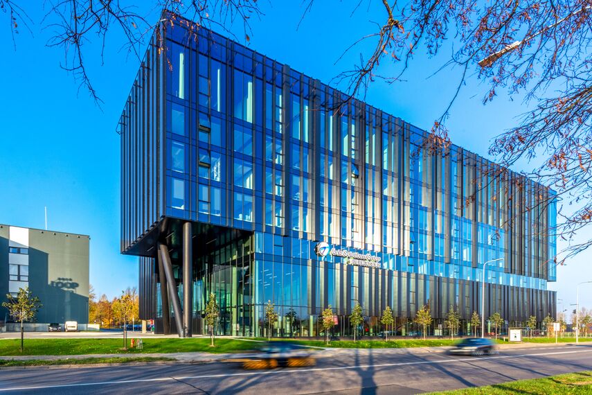 MasterLine 8 HI Fereste și CW 50-HI Perete cortina - Office building Avia Solutions Group Headquarters situat în Vilnius, Lituania