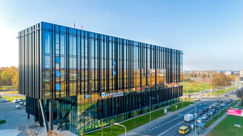 MasterLine 8 HI Fereste și CW 50-HI Perete cortina - Office building Avia Solutions Group Headquarters situat în Vilnius, Lituania