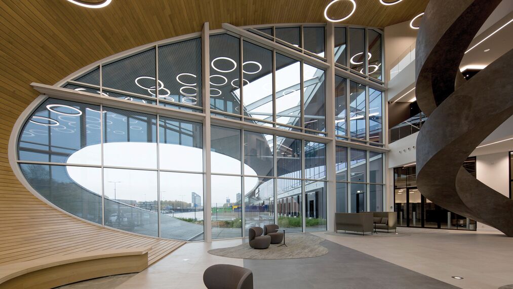 ConceptFolding 77 Sisteme glisante și ConceptWall 50 Perete cortina - Warehouse DC New Logic III situat în Tilburg, Olanda