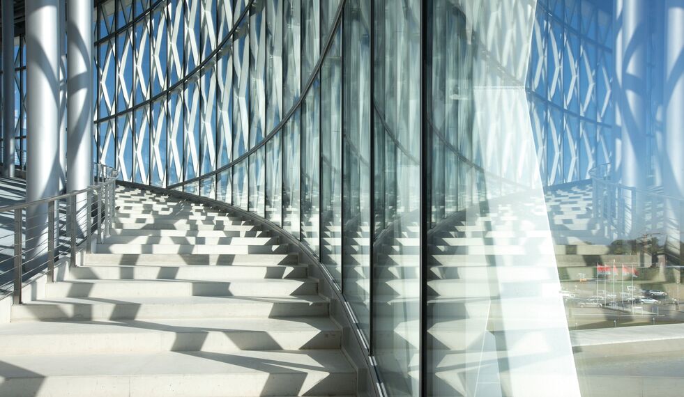 ConceptSystem 77 Fereste și ConceptWall 50 Perete cortina - Office building Barco One Campus situat în Kortrijk, België
