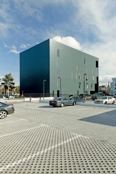 ConceptSystem 77 Fereste și CW 50-SG Perete cortina - Procuratura din Tbilisi situat în Tbilisi, Georgia