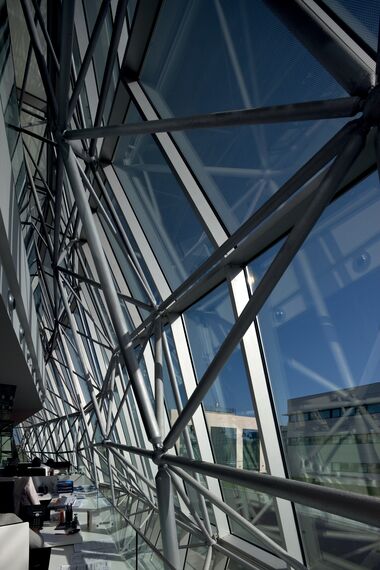 ConceptSystem 77 Usi, ConceptWall 60 Perete cortina și ConceptSystem 77 Fereste - Office building Ambar Engineering & Innovation Centre situat în Santander, Spania