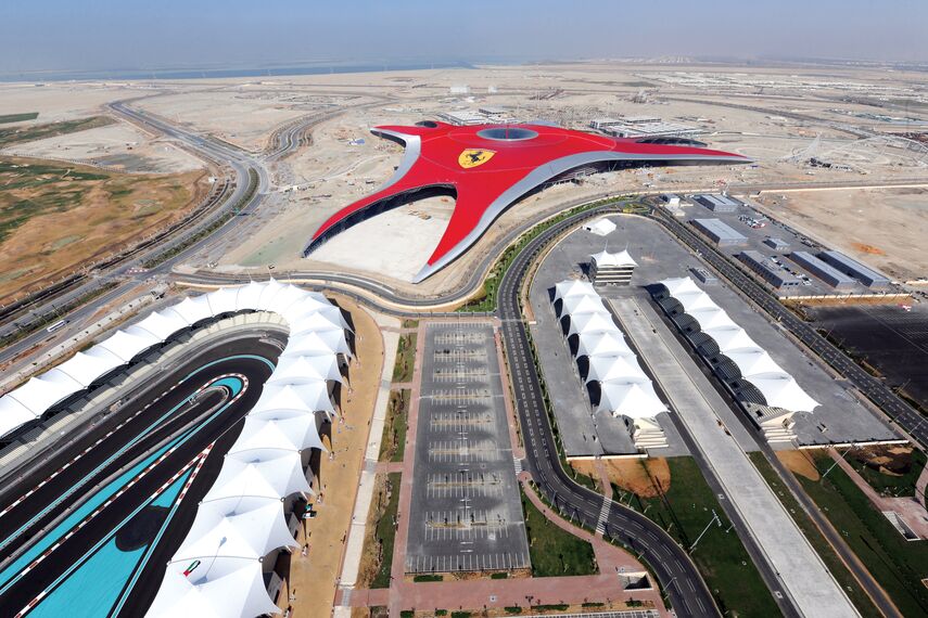 ConceptWall 86 Perete cortina - Race track Lumea Ferrari Abu Dhabi situat în Abu Dhabi, Emiratele Arabe Unite