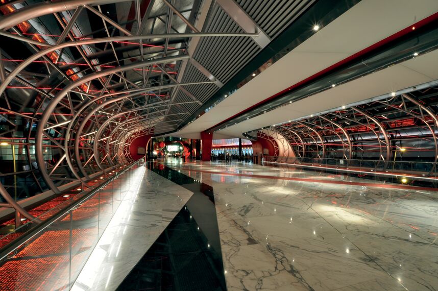 ConceptWall 86 Perete cortina - Race track Lumea Ferrari Abu Dhabi situat în Abu Dhabi, Emiratele Arabe Unite