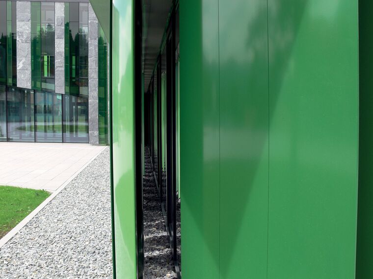 BriseSoleil 100 Parasolare - Breitenwang Community Centre situat în Breitenwang, Austria