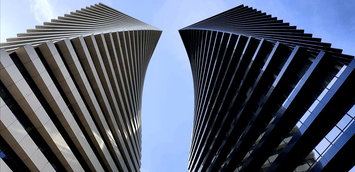 ConceptWall 50 Perete cortina, ConceptSystem 77 Usi și ConceptSystem 77 Fereste - Complex de apartamente Axis Towers situat în Tbilisi, Georgia