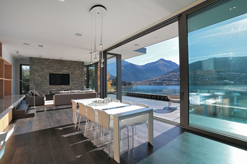 ConceptFolding 77 Sisteme glisante și ConceptSystem 77 Ferestre - Lake Wakatipu House situat în Otago, Noua Zeelanda