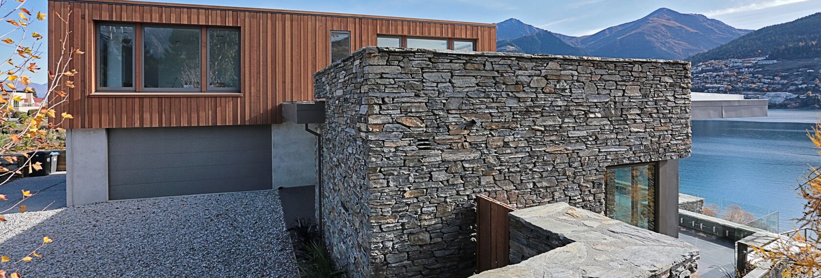 ConceptFolding 77 Sisteme glisante și ConceptSystem 77 Ferestre - Lake Wakatipu House situat în Otago, Noua Zeelanda