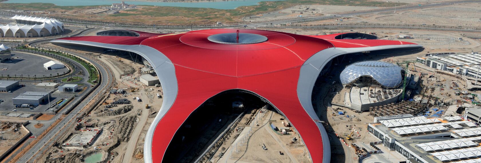 ConceptWall 86 Perete cortina - Race track Lumea Ferrari Abu Dhabi situat în Abu Dhabi, Emiratele Arabe Unite