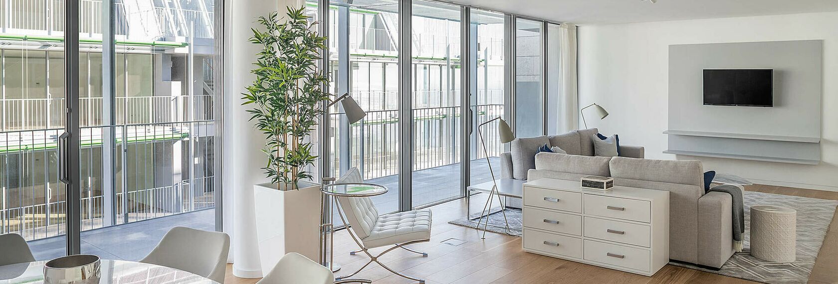 HiFinity Sisteme glisante, ConceptSystem 59Pa Usi, ConceptWall 50 Perete cortina și SlimLine 38 Ferro Fereste - Complex de apartamente Prata Riverside village situat în Lisbon, Portugalia