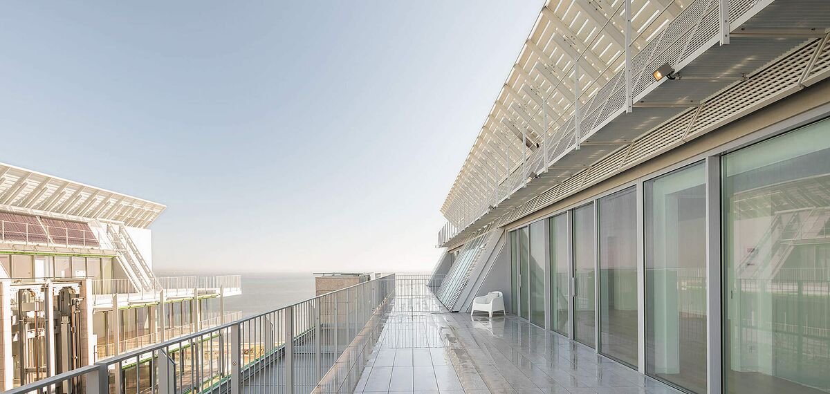 HiFinity Sisteme glisante, ConceptSystem 59Pa Usi, ConceptWall 50 Perete cortina și SlimLine 38 Ferro Fereste - Complex de apartamente Prata Riverside village situat în Lisbon, Portugalia