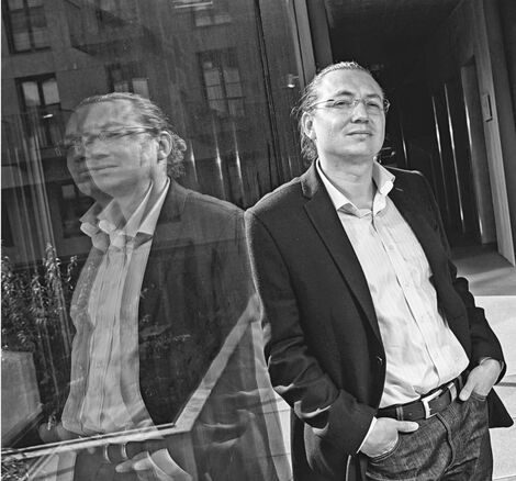 CW 86 Standard Perete cortina și CW 86-EF Perete cortina - Crystal situat în Prague, Republica Cehă